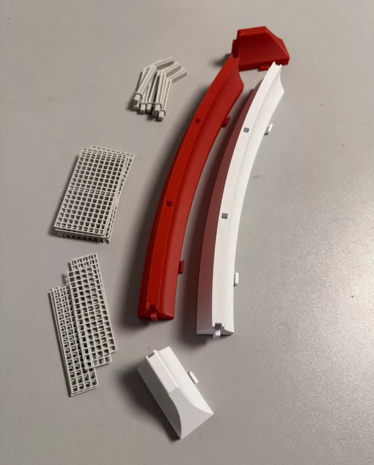 Boxenmauer / Fangzaun für die K1/60 Carrera Digital Kurve mit Randstreifen