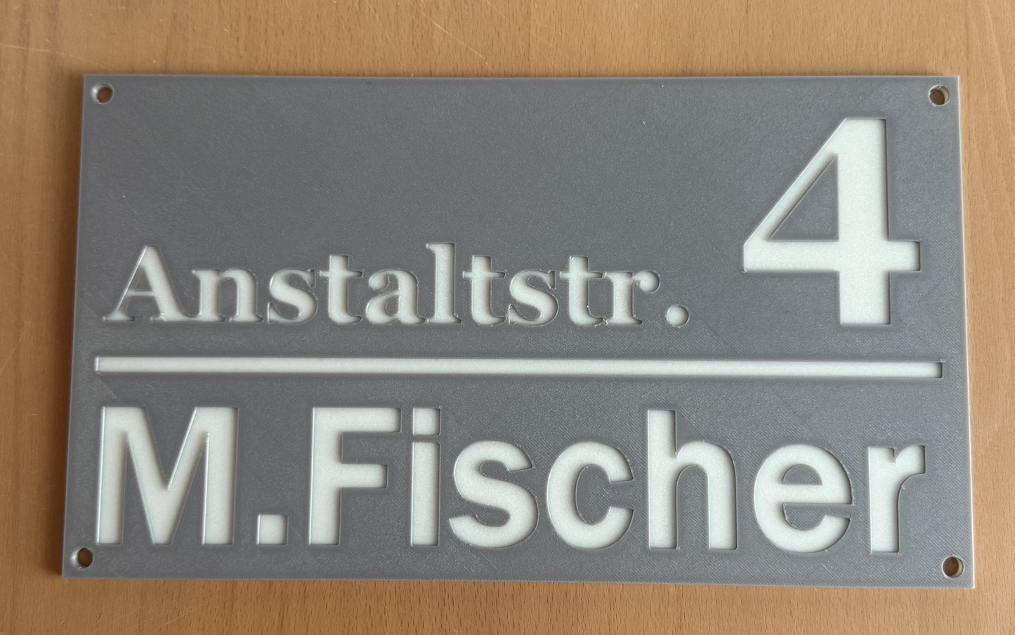Schild Hausnummer mit Namen