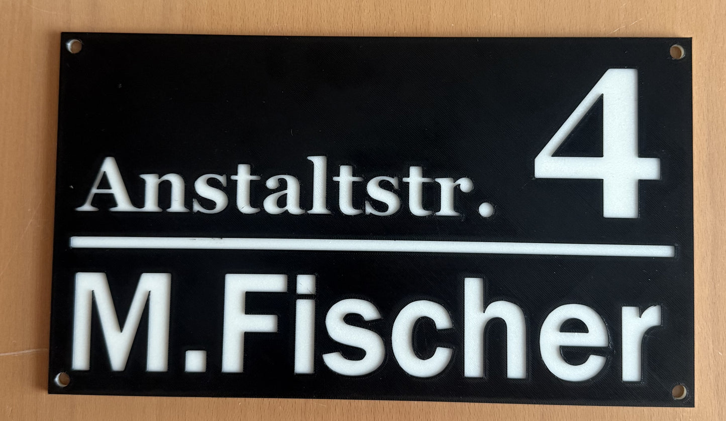 Schild Hausnummer mit Namen