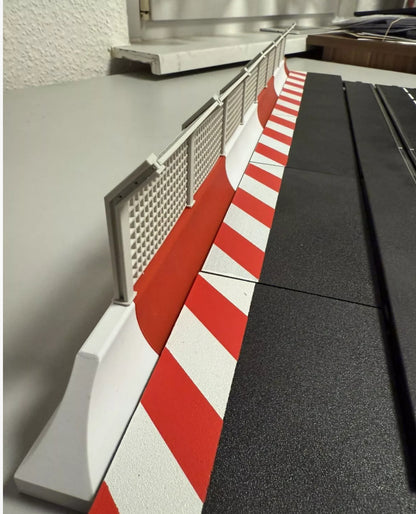 Boxenmauer / Fangzaun für die Rennbahn  Carrera Digital ca. 98cm Länge