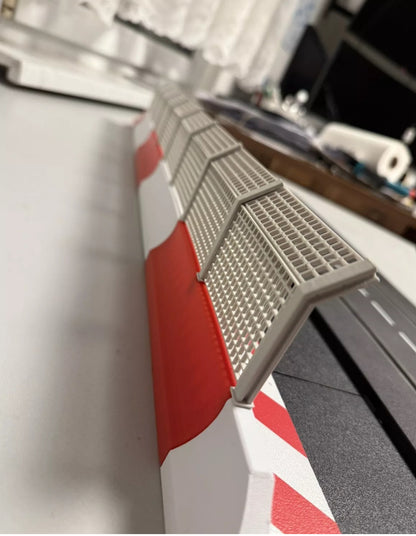Boxenmauer / Fangzaun für die Rennbahn  Carrera Digital ca. 98cm Länge