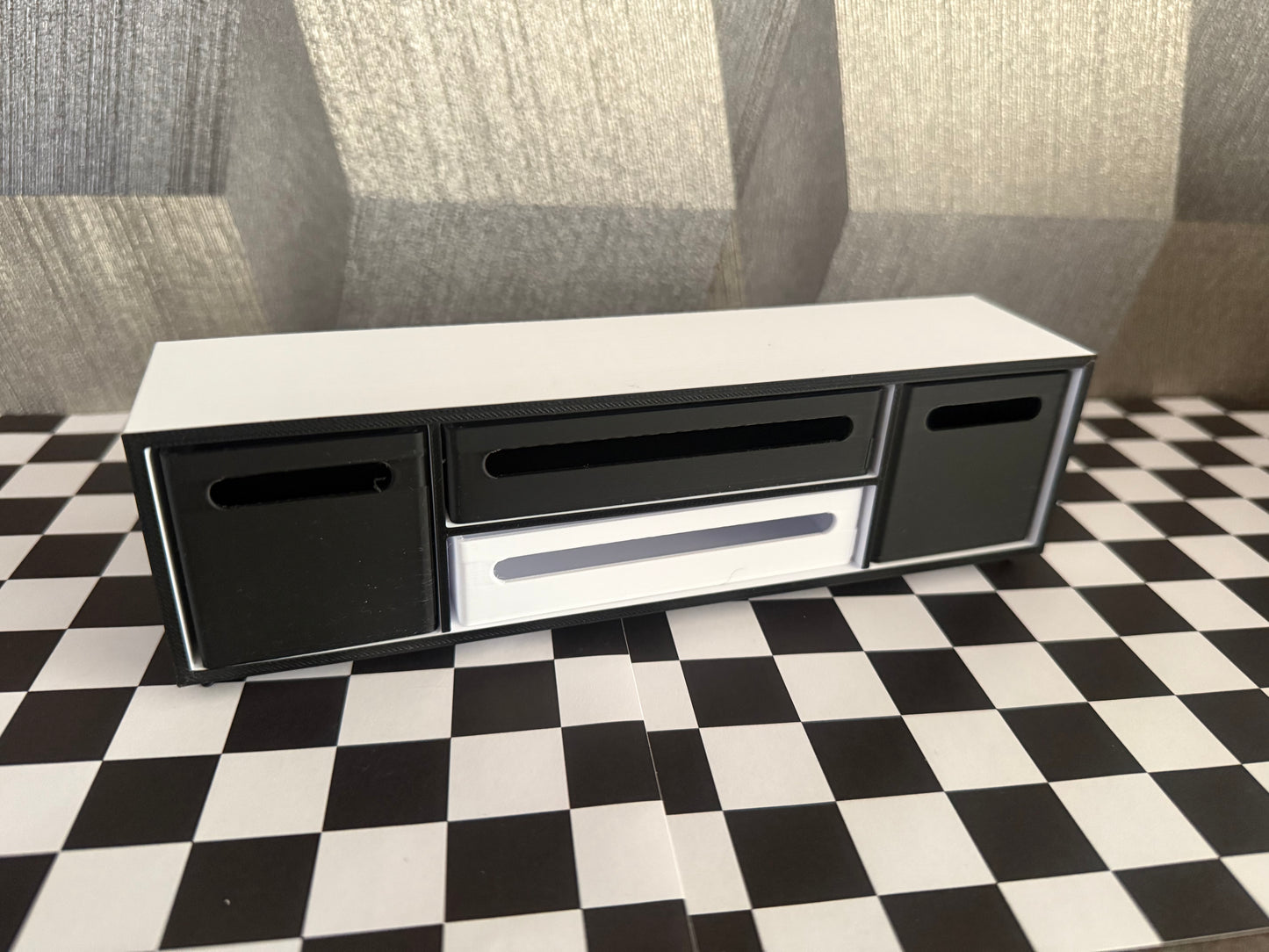 Mini Möbel, Regal mit Sortierkästen passend für Miniverse, Puppenstuben u.s.w.