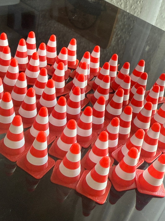 Verkehrskegel Maßstab 1:132, Deko für die Rennbahn