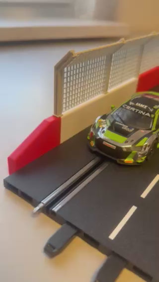 Boxenmauer / Fangzaun für die Rennbahn  Carrera Digital ca. 98cm...neues Modell !!